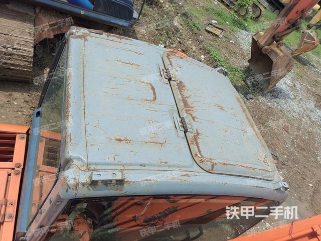 駕駛室頂部（整機(jī)外觀）