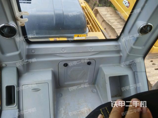 座椅后部（驾驶室部分）