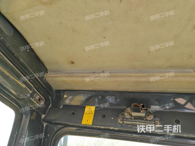 左后方玻璃角標(biāo)（駕駛室部分）