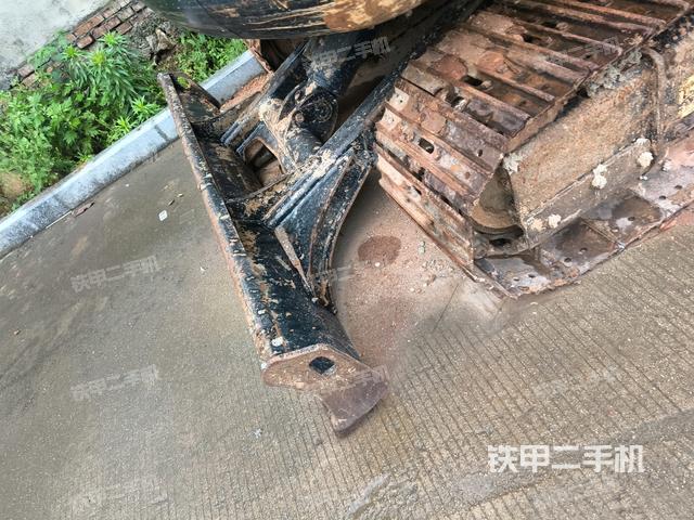 小臂整體左后(工作和回轉(zhuǎn)裝置) 小臂整體左后(工作和回轉(zhuǎn)裝置)