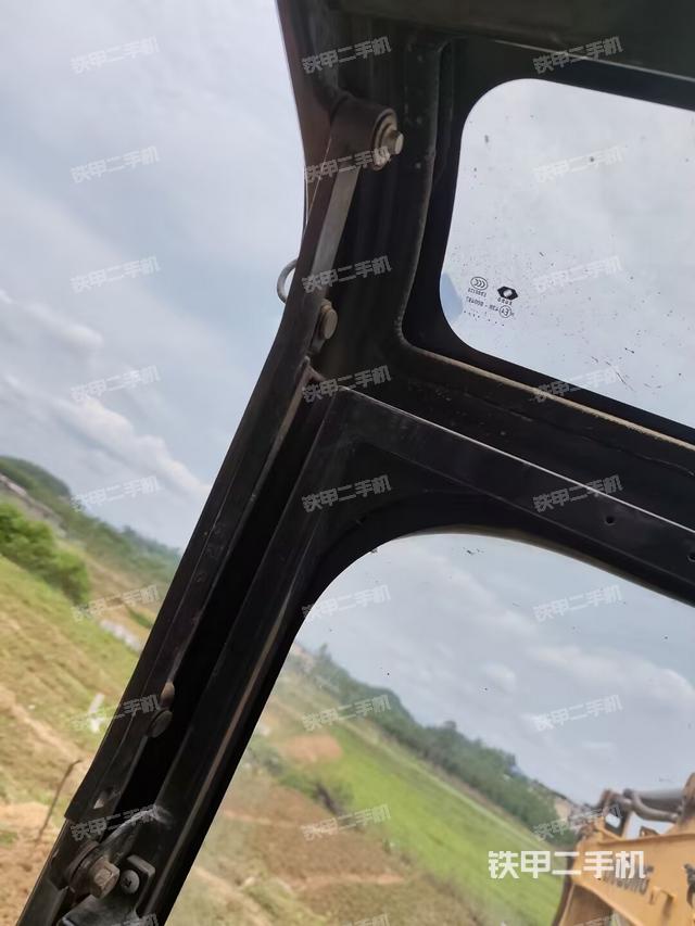 后窗玻璃角標(biāo)(駕駛室部分) 后窗玻璃角標(biāo)(駕駛室部分)
