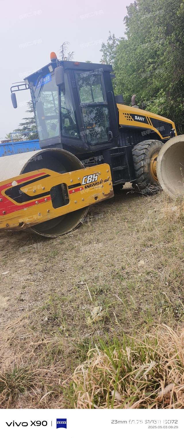 整機(jī)右側(cè)(設(shè)備外觀及核心部件) 整機(jī)右側(cè)(設(shè)備外觀及核心部件)