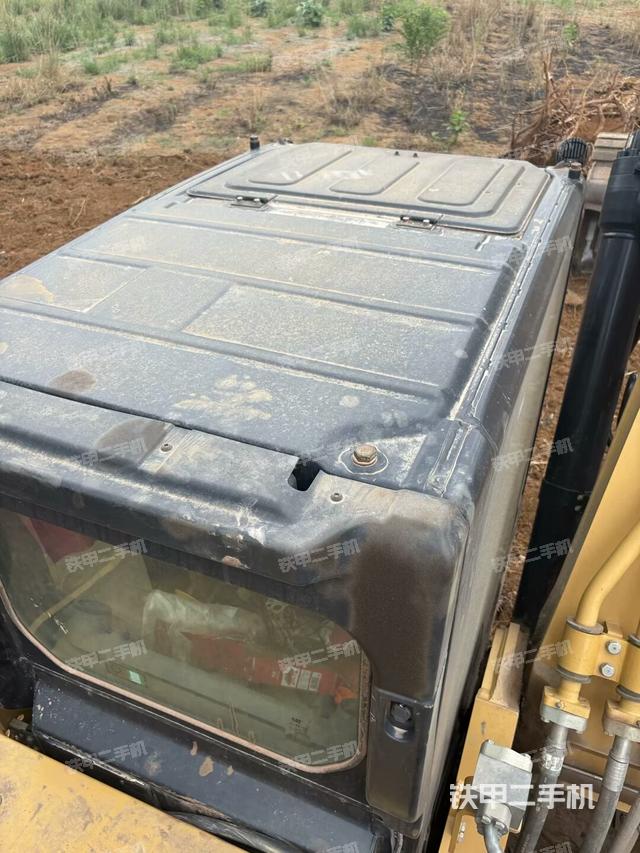 發(fā)動(dòng)機(jī)室（上車部件）