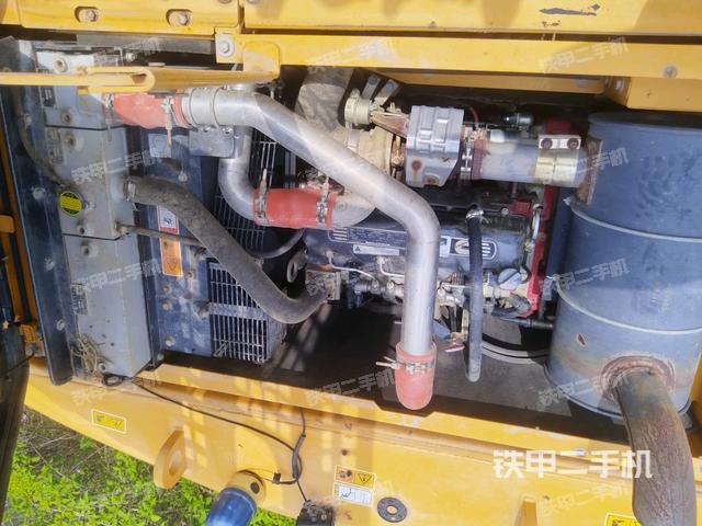 發(fā)動機(jī)整體俯視(整機(jī)外觀) 發(fā)動機(jī)整體俯視(整機(jī)外觀)