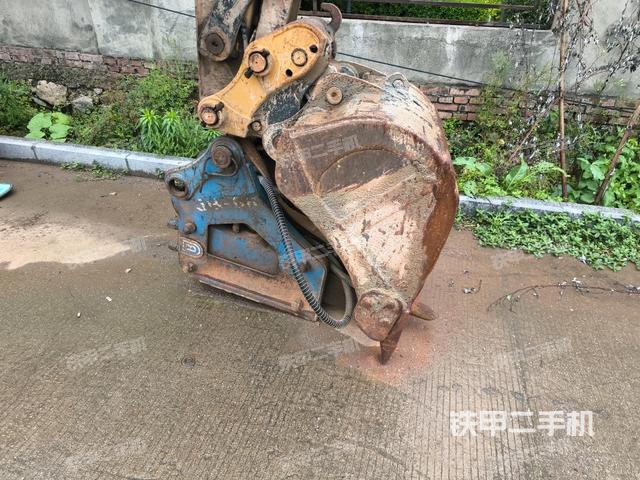 小臂整體右前(工作和回轉(zhuǎn)裝置) 小臂整體右前(工作和回轉(zhuǎn)裝置)