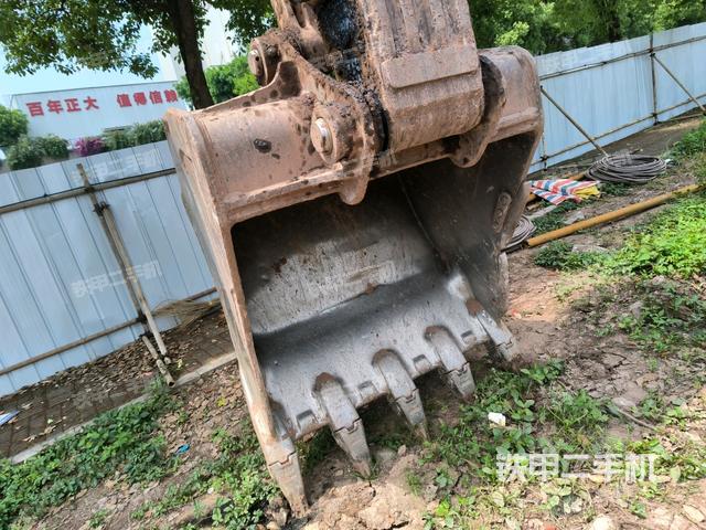 鏟斗右后整體（工作和回轉裝置）