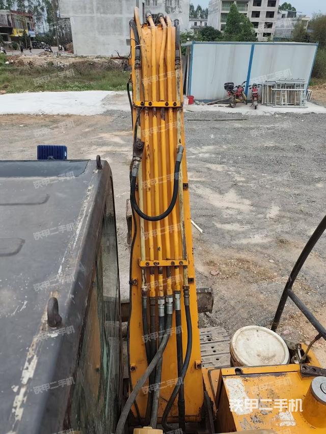 大臂根部 斜（工作和回转装置）