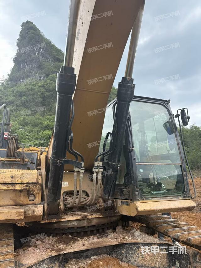 小臂整體右前（工作和回轉(zhuǎn)裝置）