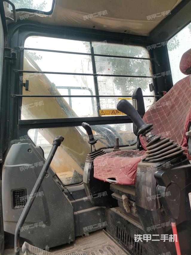 駕駛室頂部（整機(jī)外觀）