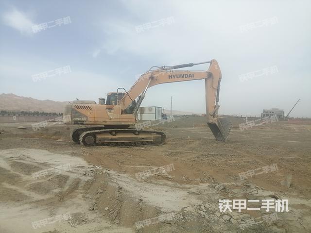 现代R275LVS PRO挖掘机的设备实拍-第2张实拍照片