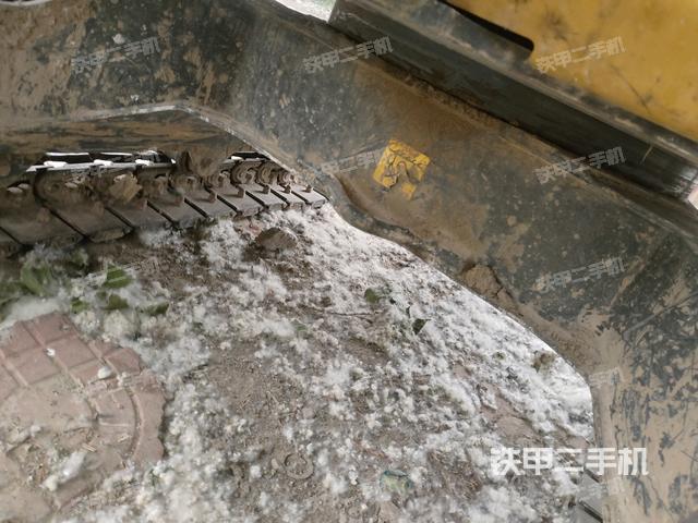 转盘和下车架正前（工作和回转装置）