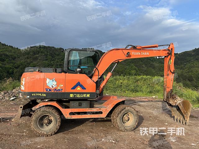 单侧履带整体(整机外观) 单侧履带整体(整机外观)