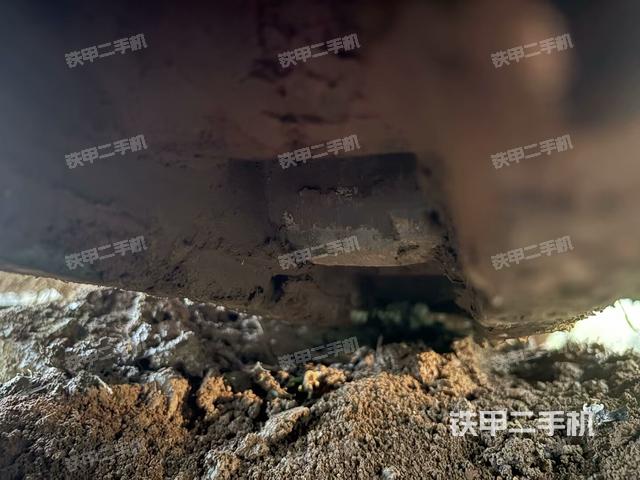 右导向轮(行走机构) 右导向轮(行走机构)