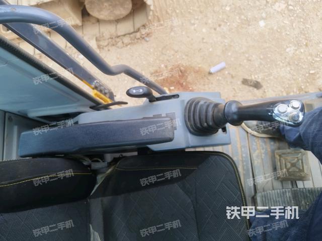 座椅左侧控制台/音响/含左手柄（驾驶室部分）