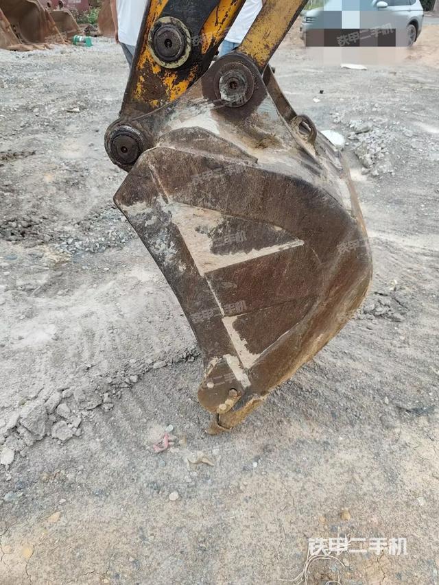 铲斗右后整体（工作和回转装置）