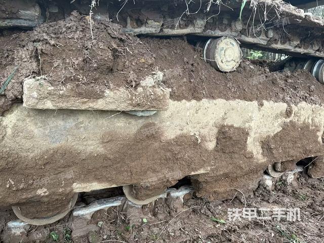 右侧履带整体(行走机构) 右侧履带整体(行走机构)