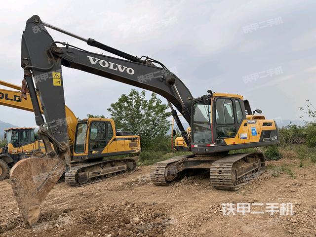 沃爾沃EC220D挖掘機