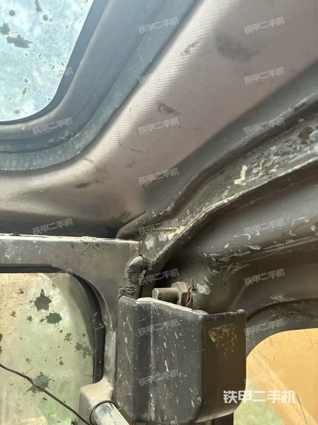 驾驶室正侧(驾驶室部分) 驾驶室正侧(驾驶室部分)