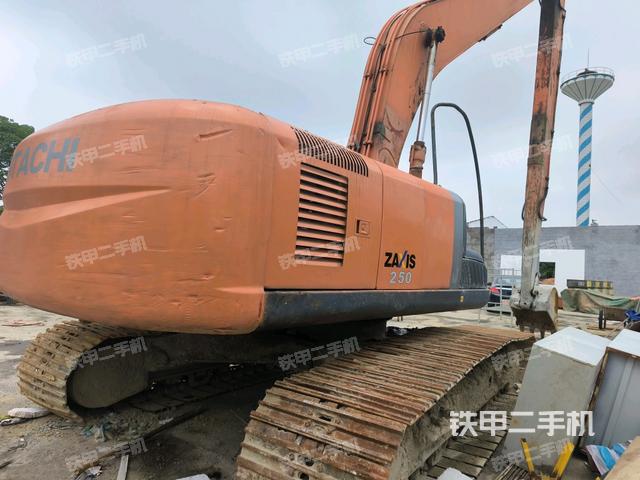 右后45(整機(jī)外觀) 右后45(整機(jī)外觀)