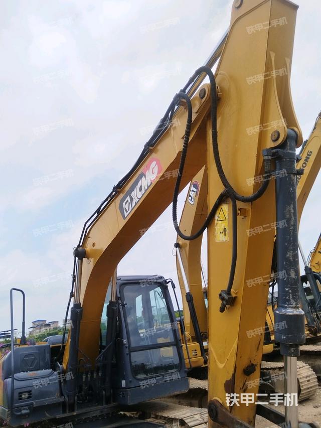 小臂整体左后（工作和回转装置）