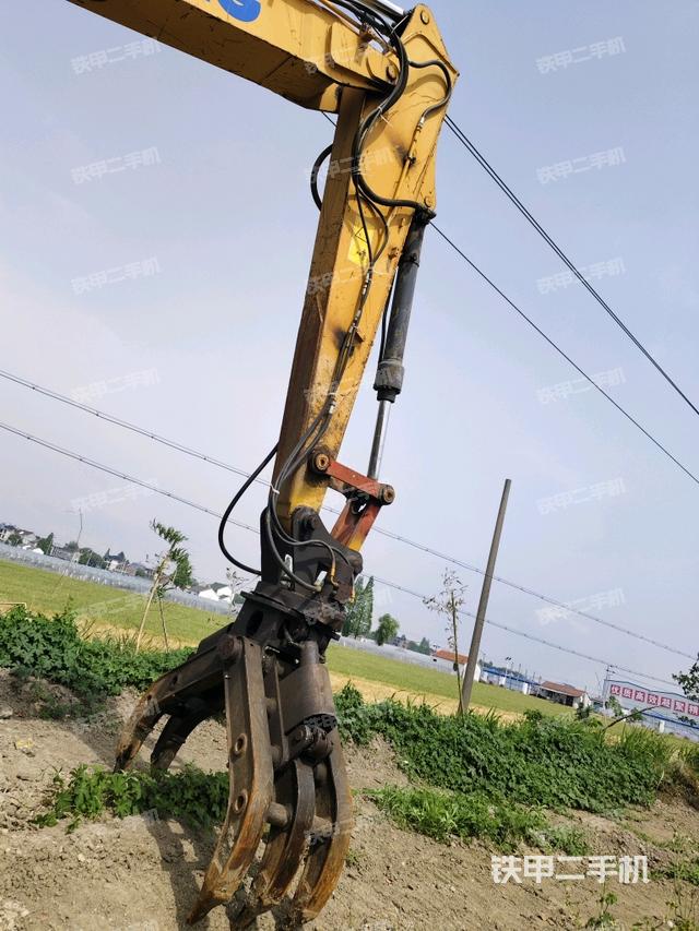 小臂整體左后(工作和回轉裝置) 小臂整體左后(工作和回轉裝置)