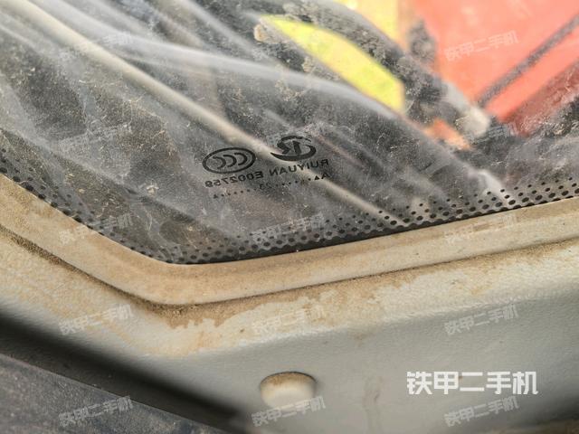 后窗玻璃角标(驾驶室部分) 后窗玻璃角标(驾驶室部分)