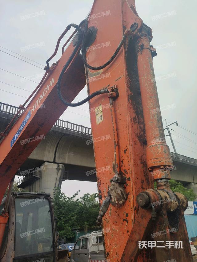 小臂整體左后(工作和回轉(zhuǎn)裝置) 小臂整體左后(工作和回轉(zhuǎn)裝置)