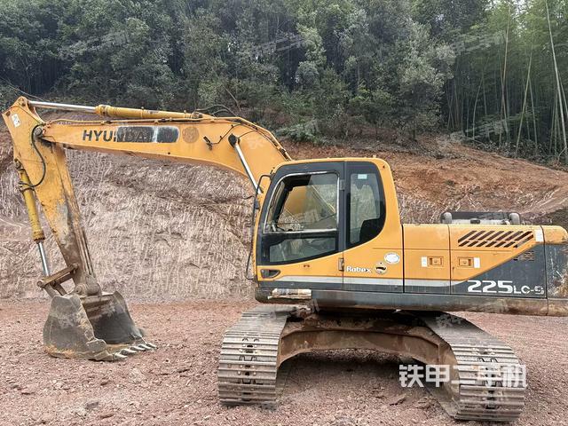 現(xiàn)代R225LC- 9挖掘機(jī)