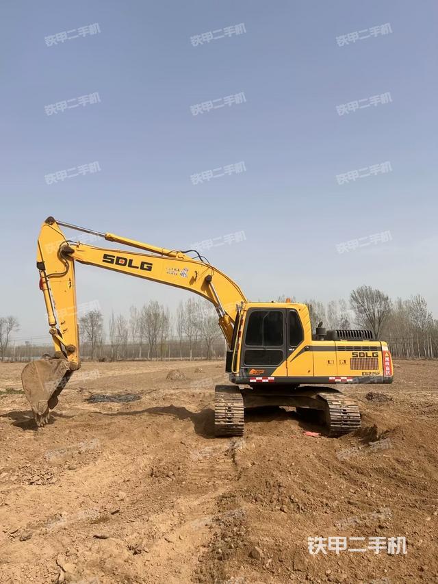 山東臨工E6225F挖掘機