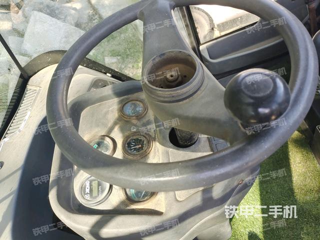 后玻璃角標(biāo)（壓路機(jī)駕駛室）