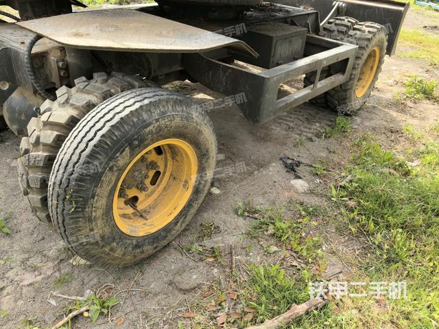 右驱动轮(行走机构) 右驱动轮(行走机构)