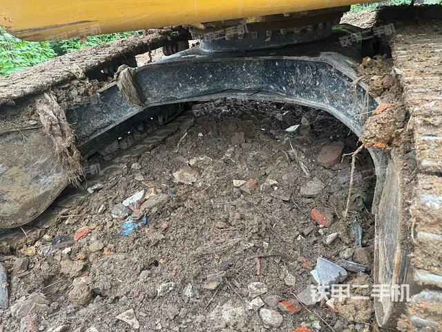 顶棚整体(驾驶室部分) 顶棚整体(驾驶室部分)