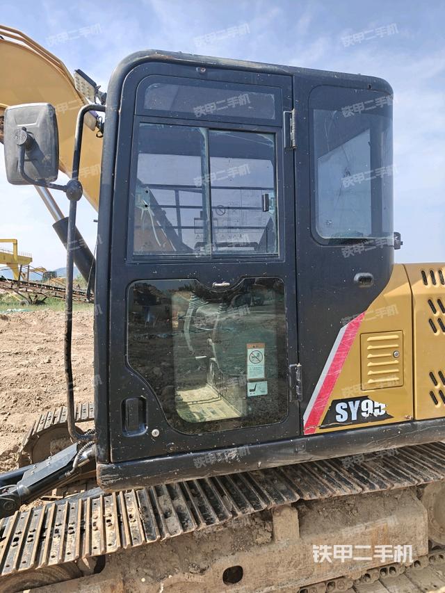 驾驶室正侧(驾驶室部分)  驾驶室正侧(驾驶室部分)