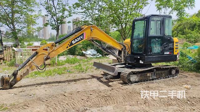 单侧履带整体(整机外观) 单侧履带整体(整机外观)