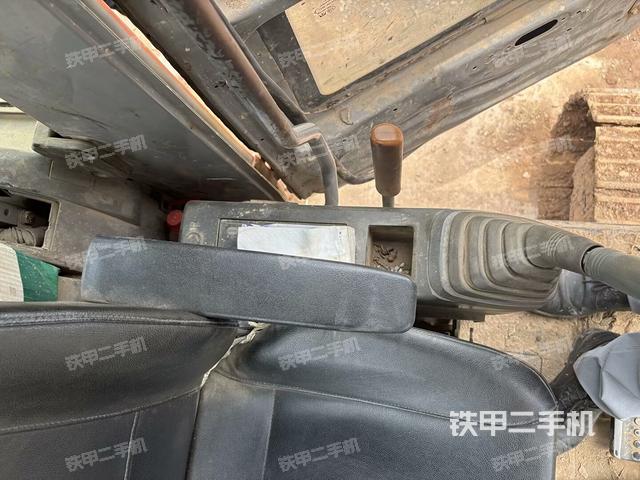 后窗玻璃角標(biāo)(駕駛室部分) 后窗玻璃角標(biāo)(駕駛室部分)