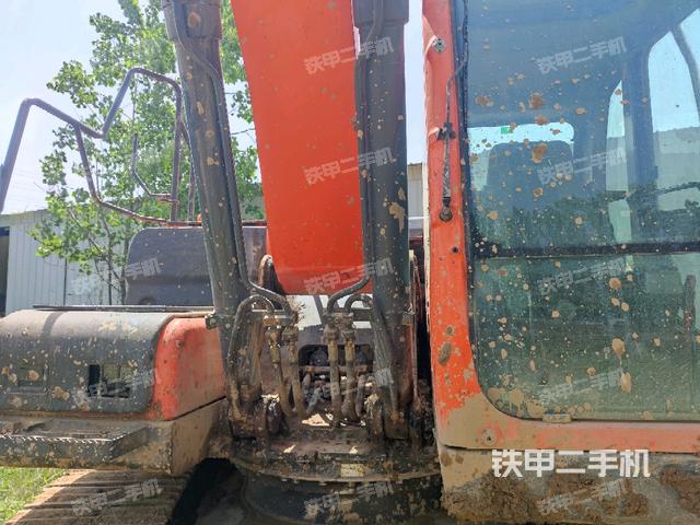 大臂油缸整體?豎拍(工作和回轉(zhuǎn)裝置) 大臂油缸整體?豎拍(工作和回轉(zhuǎn)裝置)