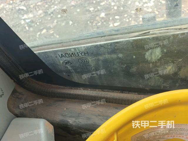 駕駛室左前45度(駕駛室部分) 駕駛室左前45度(駕駛室部分)