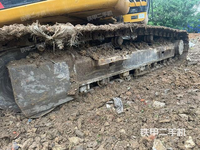 右侧履带整体(行走机构) 右侧履带整体(行走机构)