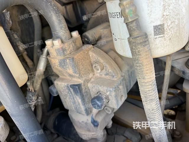 液壓泵艙室正面整體(整機(jī)外觀) 液壓泵艙室正面整體(整機(jī)外觀)