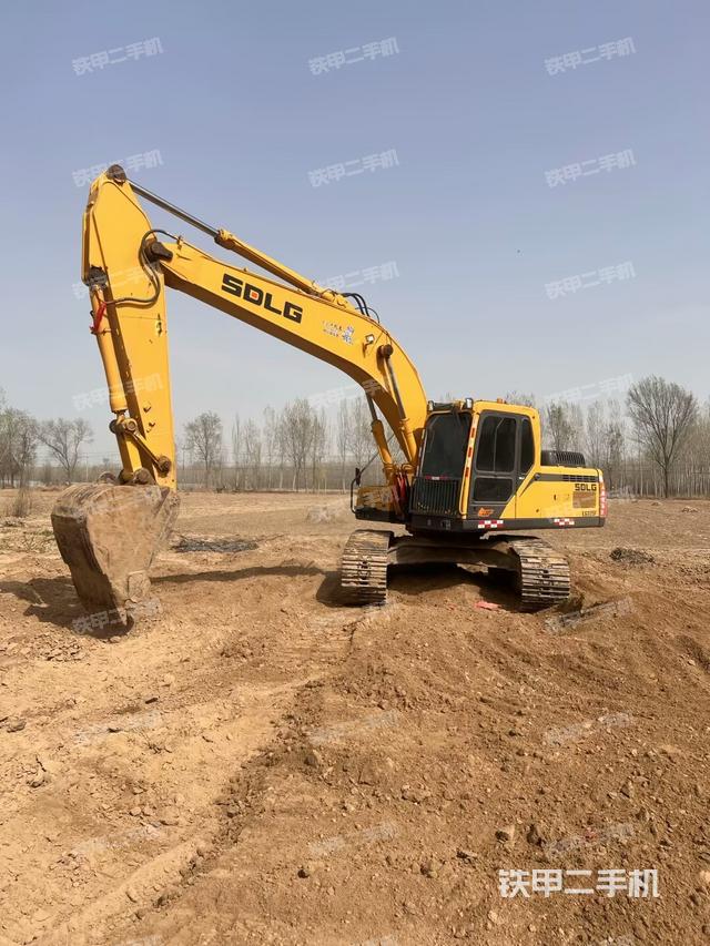 驾驶室整体(整机外观) 驾驶室整体(整机外观)