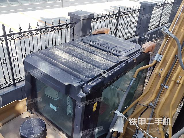 駕駛室頂部(整機外觀) 駕駛室頂部(整機外觀)