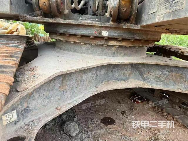 駕駛室頂部(整機外觀) 駕駛室頂部(整機外觀)