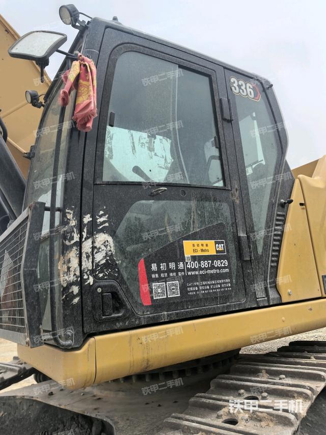 駕駛室左前45度(駕駛室部分) 駕駛室左前45度(駕駛室部分)