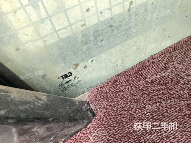 后窗玻璃角標(biāo)(駕駛室部分) 后窗玻璃角標(biāo)(駕駛室部分)