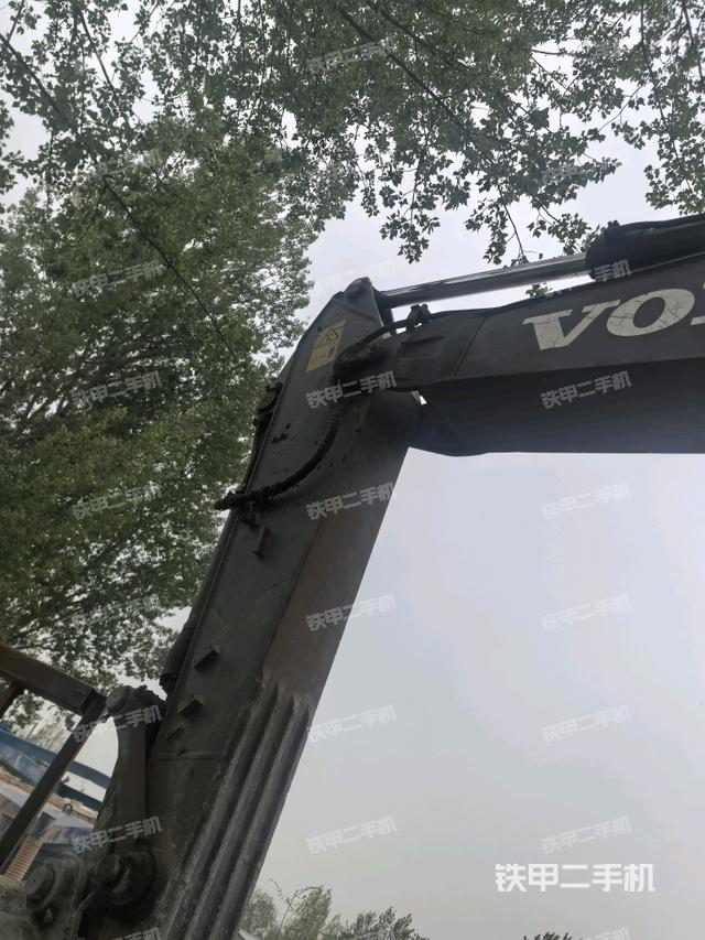 小臂整體左后(工作和回轉裝置) 小臂整體左后(工作和回轉裝置)