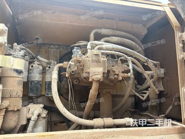 液壓泵斜45?左(大件艙室) 液壓泵斜45?左(大件艙室)