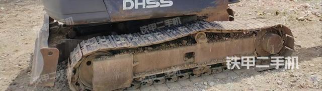 單側(cè)履帶整體（整機(jī)外觀）