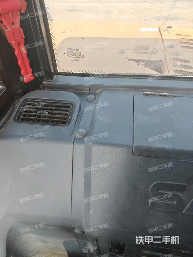 后窗玻璃角标(驾驶室部分) 后窗玻璃角标(驾驶室部分)