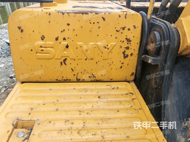 小臂整體右前(工作和回轉(zhuǎn)裝置) 小臂整體右前(工作和回轉(zhuǎn)裝置)