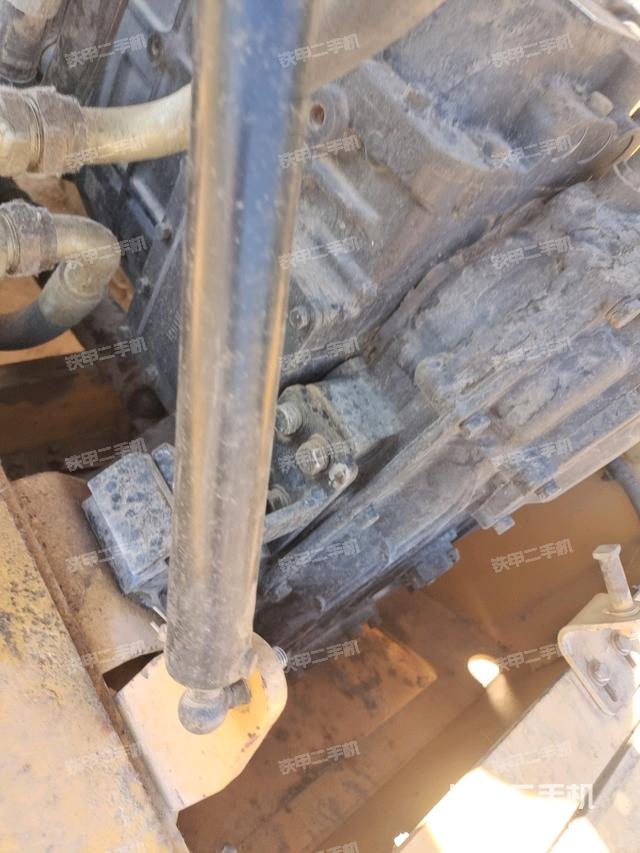 散热器全景（压路机发动机舱）